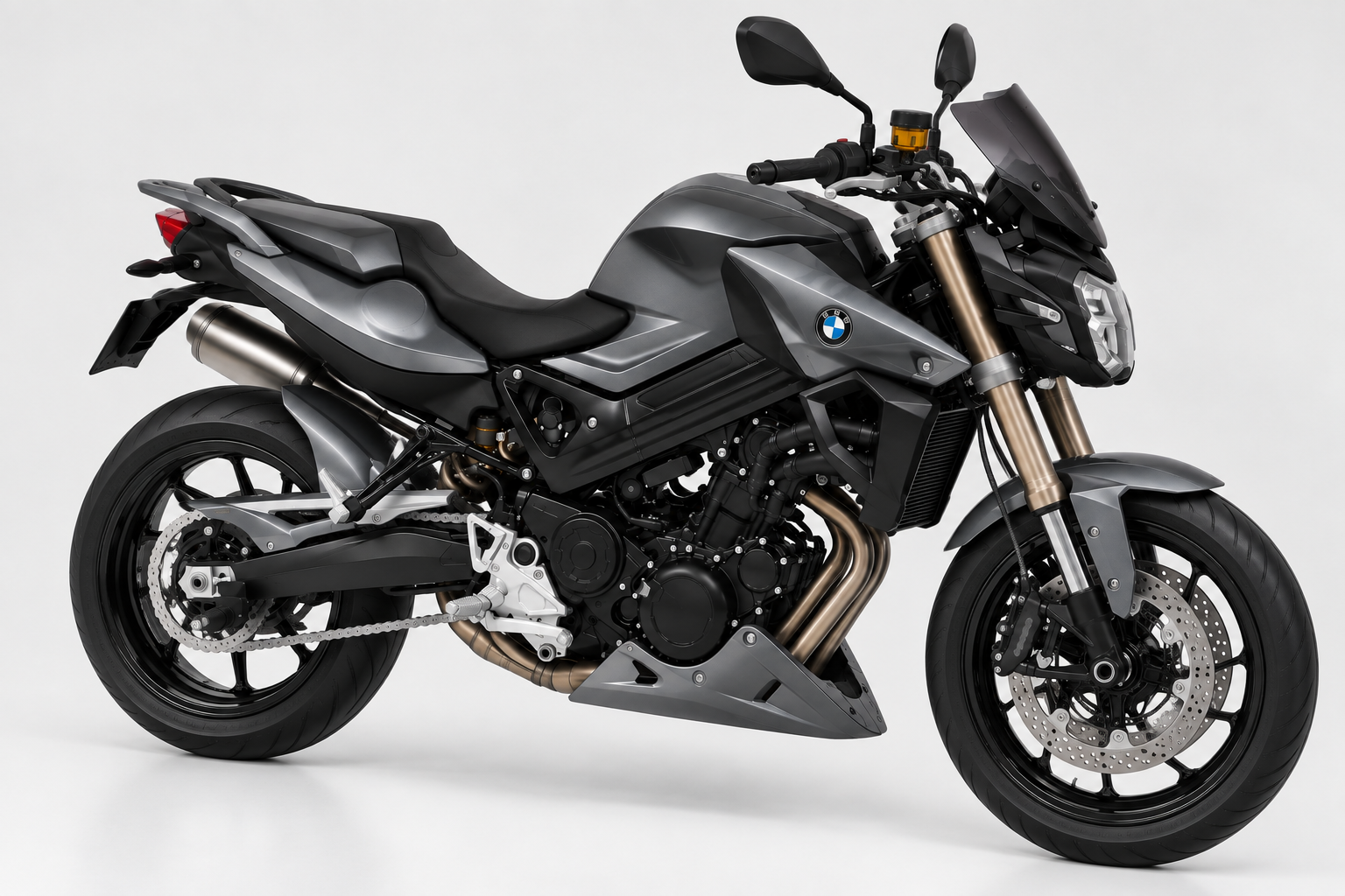 Bmw - F900R équipée d’accessoires ERMAX